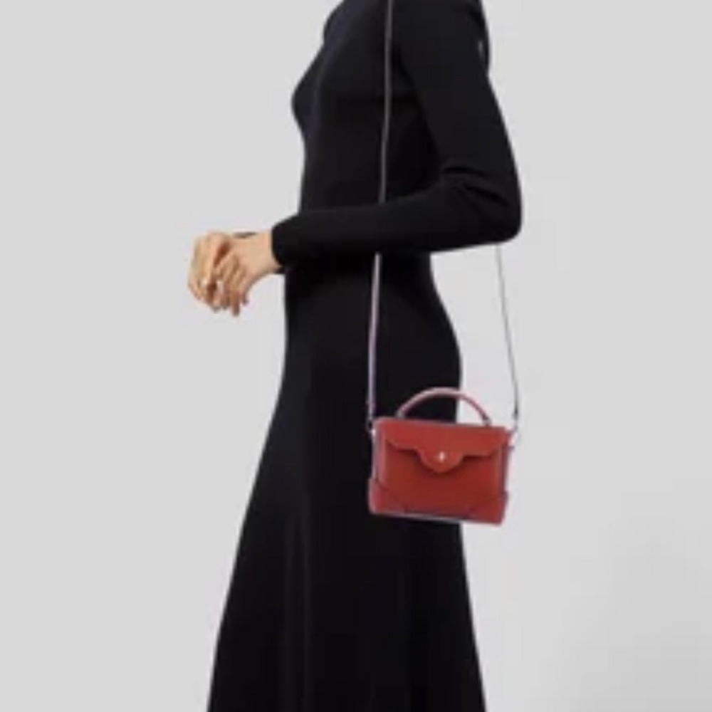 Manu Atelier micro bold crossbody in red - Picture 2 of 13